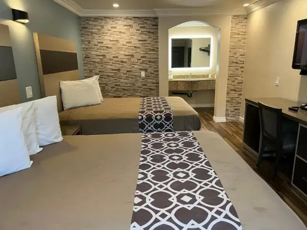 Industry Inn & Suites 6