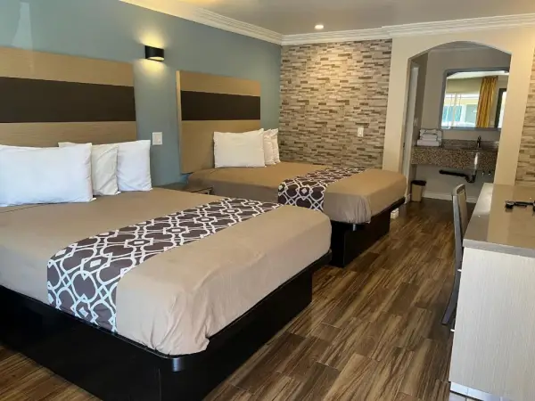 Industry Inn & Suites 7